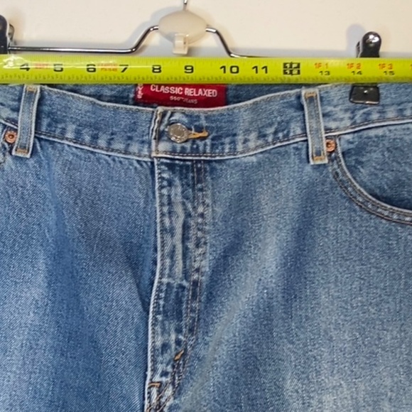 Levi’s 550 Relaxed High Rise Tapered Leg Mom Jeans Light Wash Size 16 Vintage - Picture 12 of 16